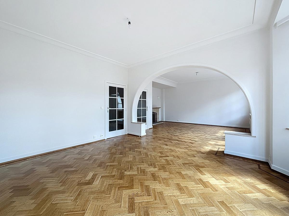 Legrand : Bel appartement rénové de 2 chambres + terrasse