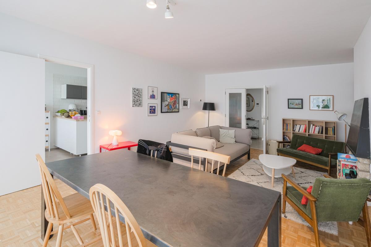 Altitude Cent:  Bel immeuble de rapport 5 unités + garage 