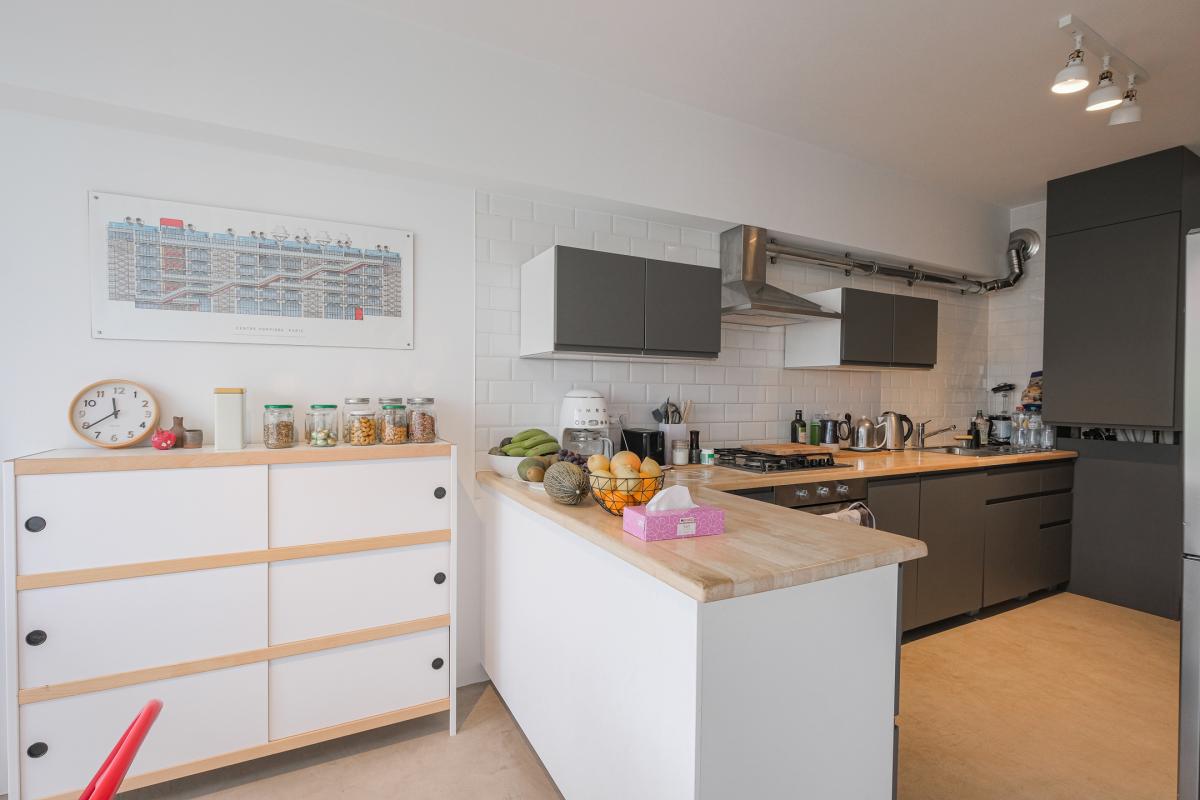 Altitude Cent:  Bel immeuble de rapport 5 unités + garage 