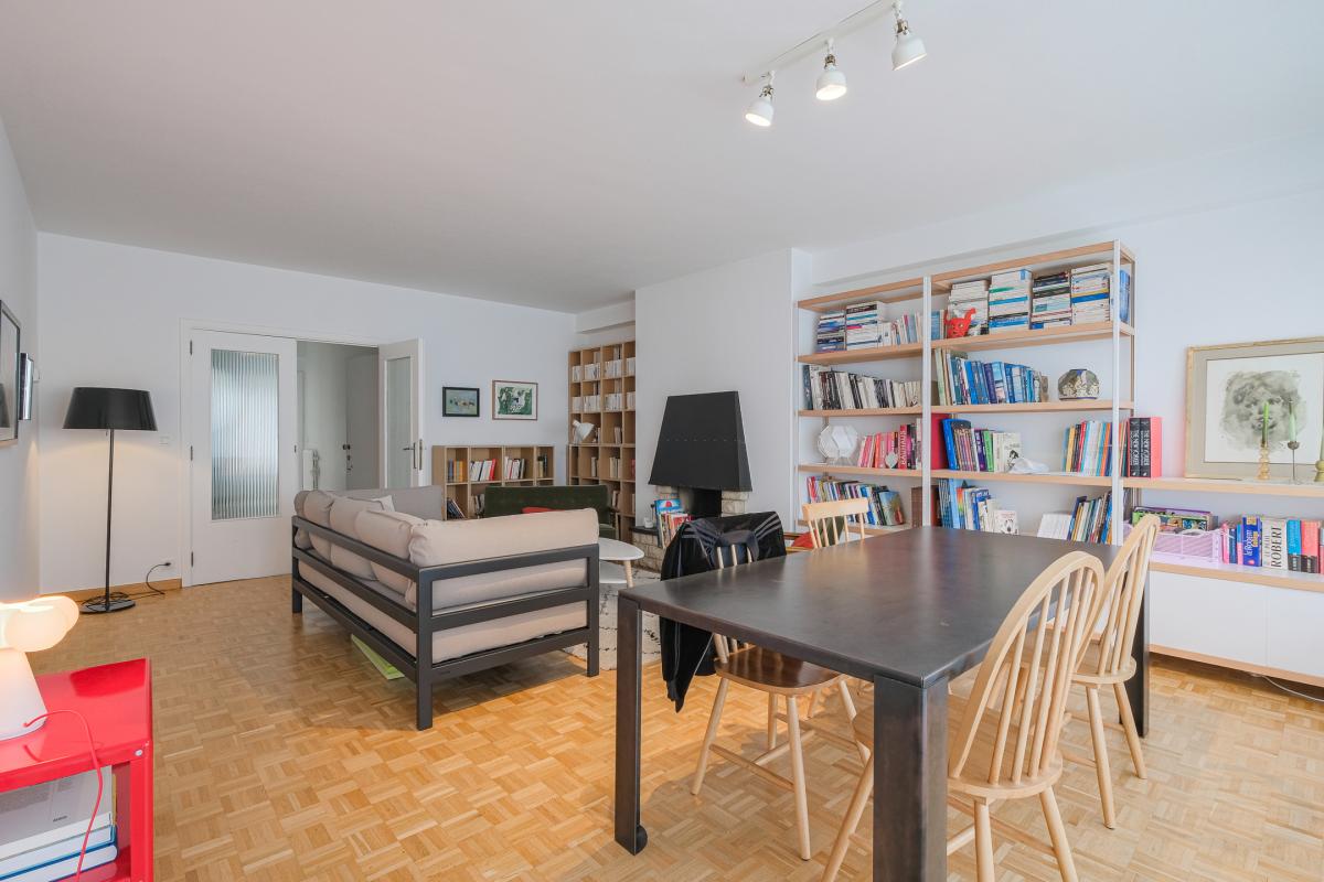 Altitude Cent:  Bel immeuble de rapport 5 unités + garage 