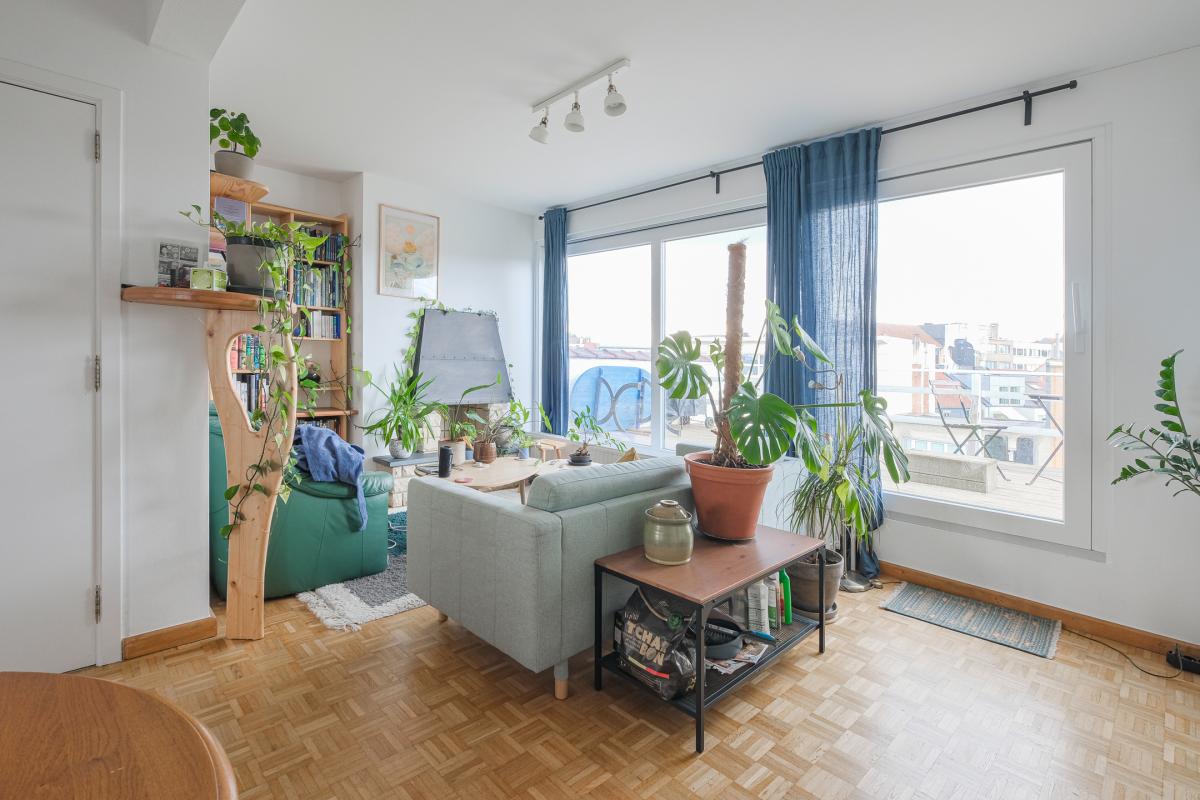 Altitude Cent:  Bel immeuble de rapport 5 unités + garage 