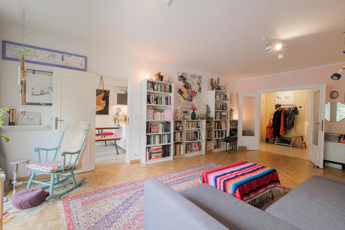 Altitude Cent:  Bel immeuble de rapport 5 unités + garage 