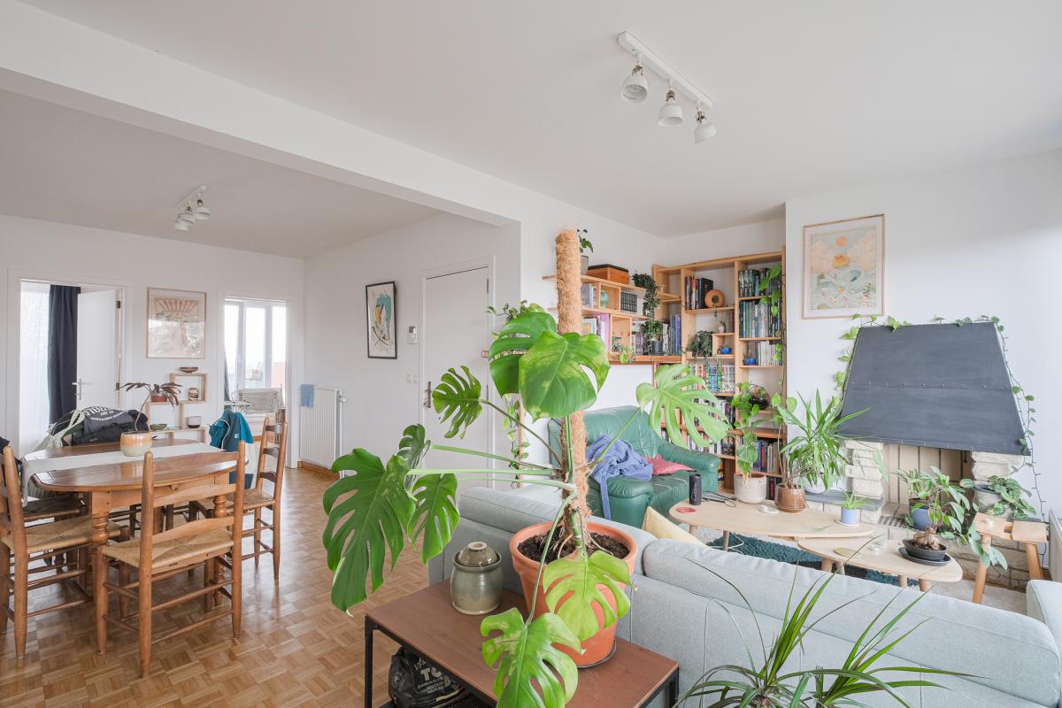 Altitude Cent:  Bel immeuble de rapport 5 unités + garage 