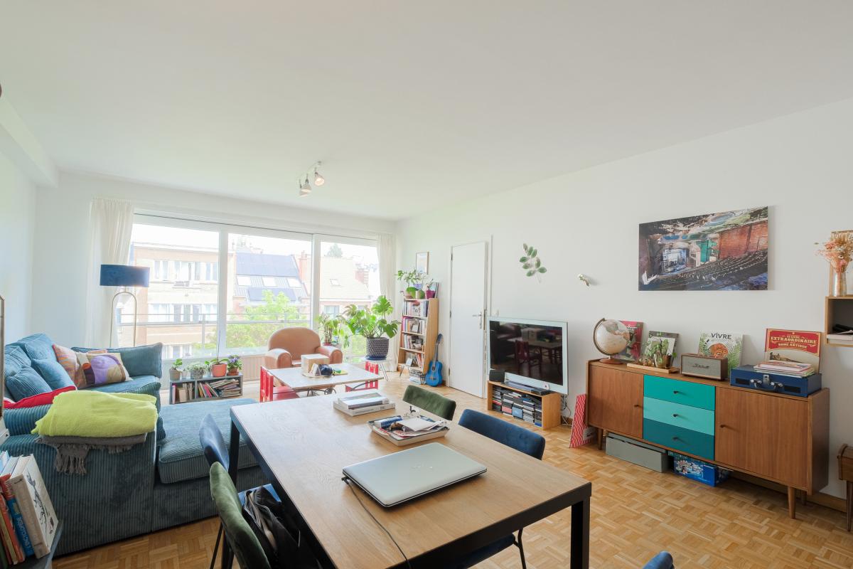 Altitude Cent:  Bel immeuble de rapport 5 unités + garage 