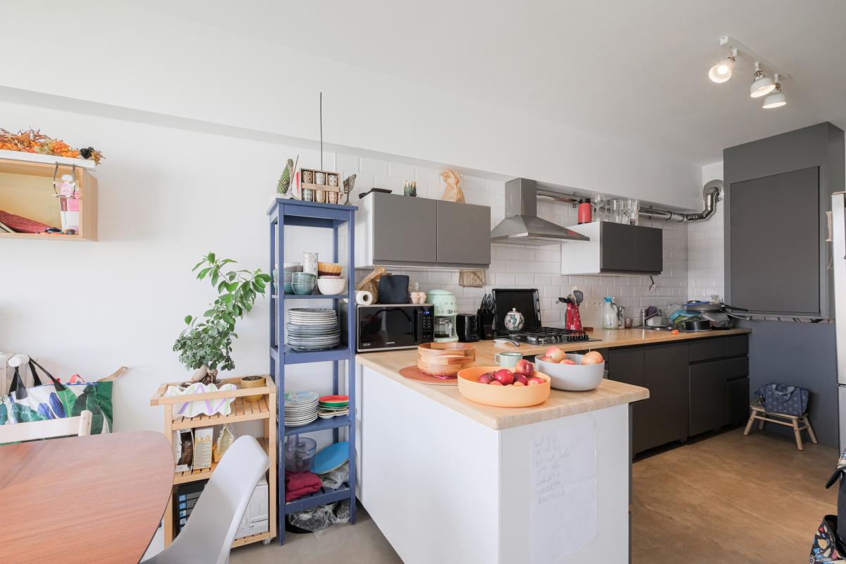 Altitude Cent:  Bel immeuble de rapport 5 unités + garage 