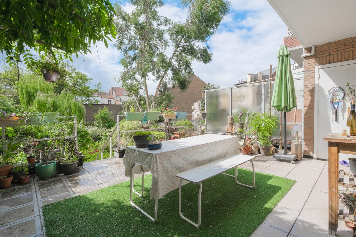 Altitude Cent:  Bel immeuble de rapport 5 unités + garage 