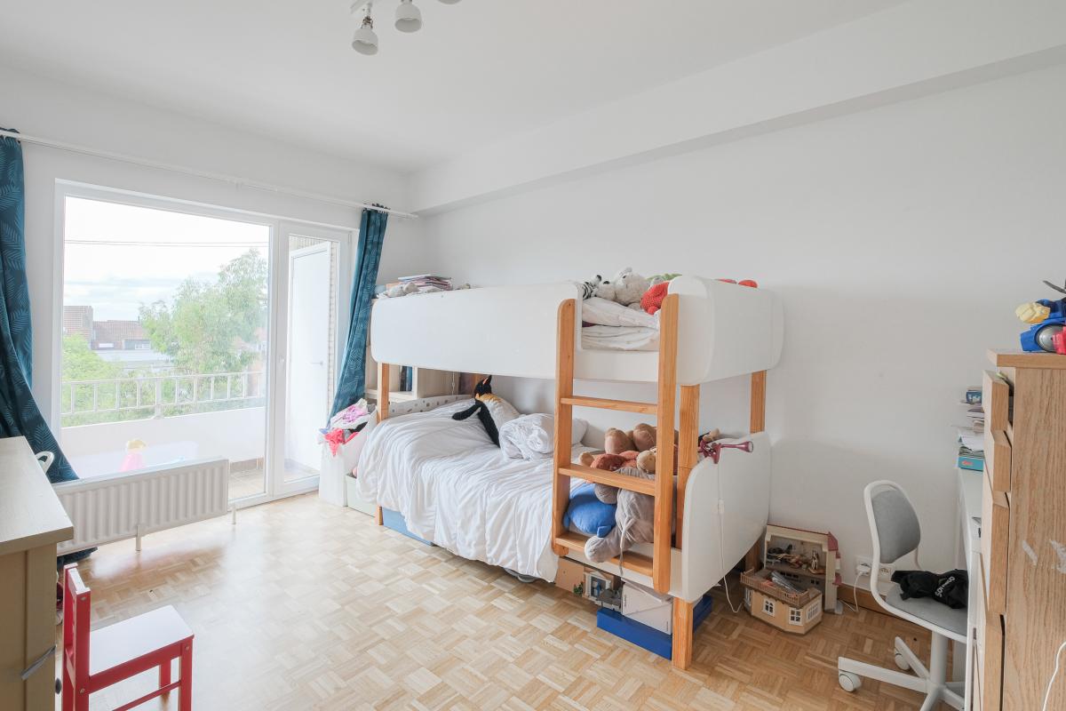 Altitude Cent:  Bel immeuble de rapport 5 unités + garage 