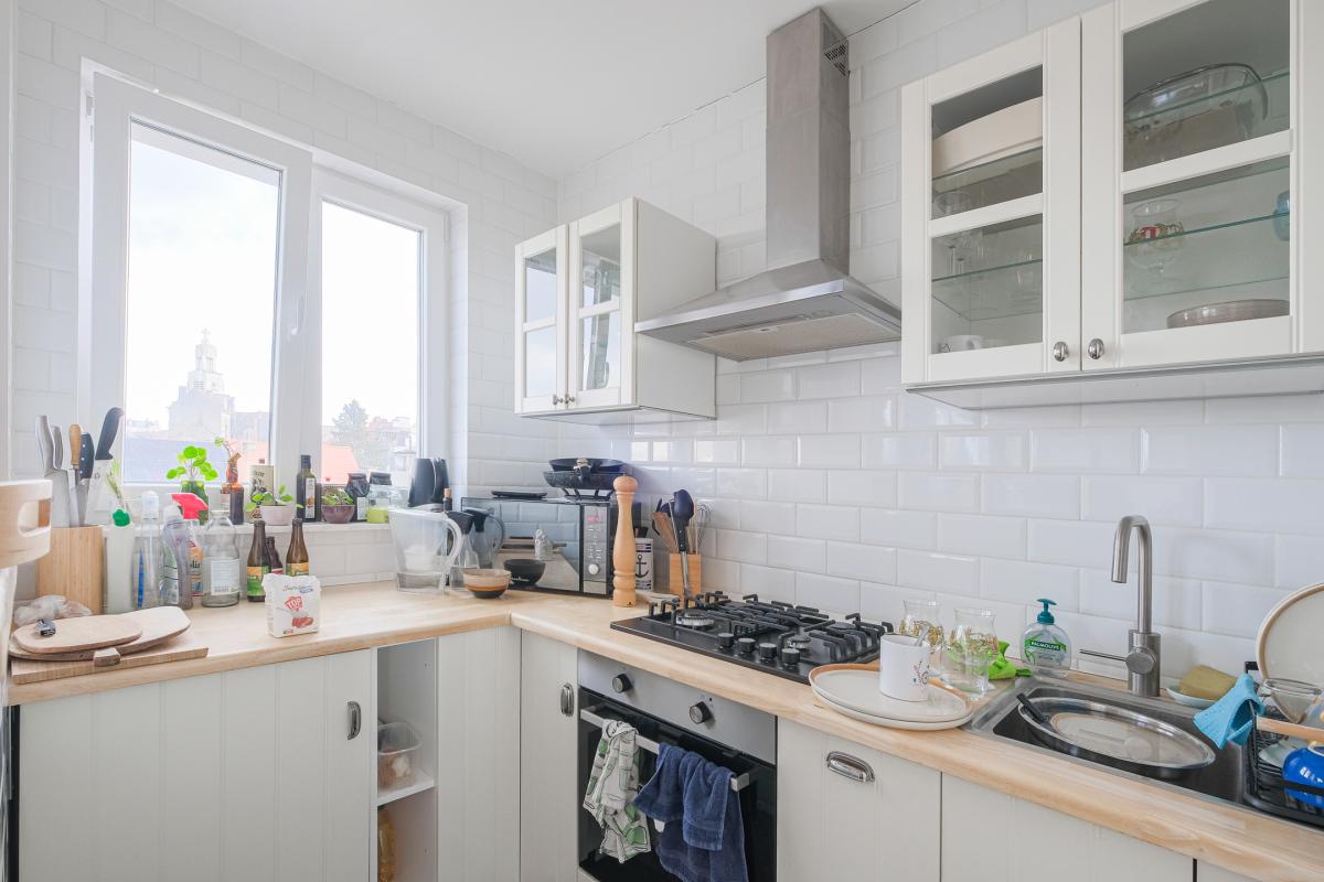 Altitude Cent:  Bel immeuble de rapport 5 unités + garage 