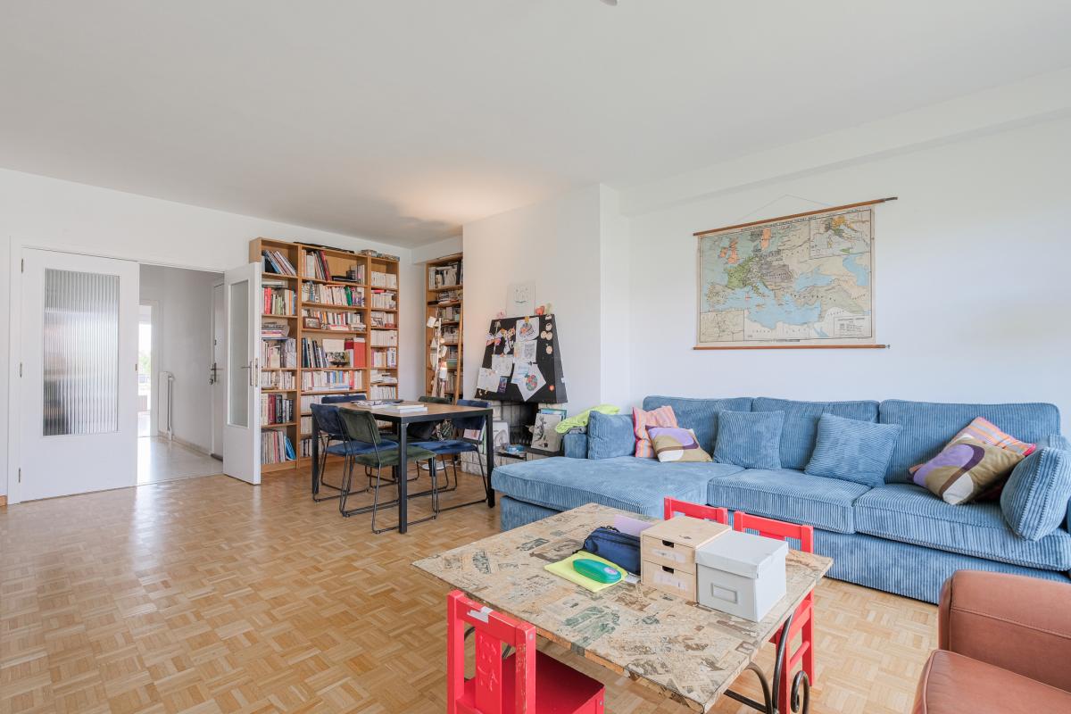 Altitude Cent:  Bel immeuble de rapport 5 unités + garage 