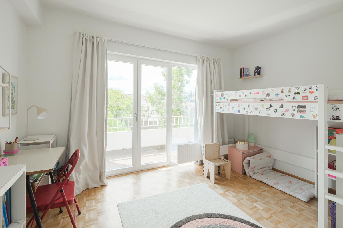 Altitude Cent:  Bel immeuble de rapport 5 unités + garage 