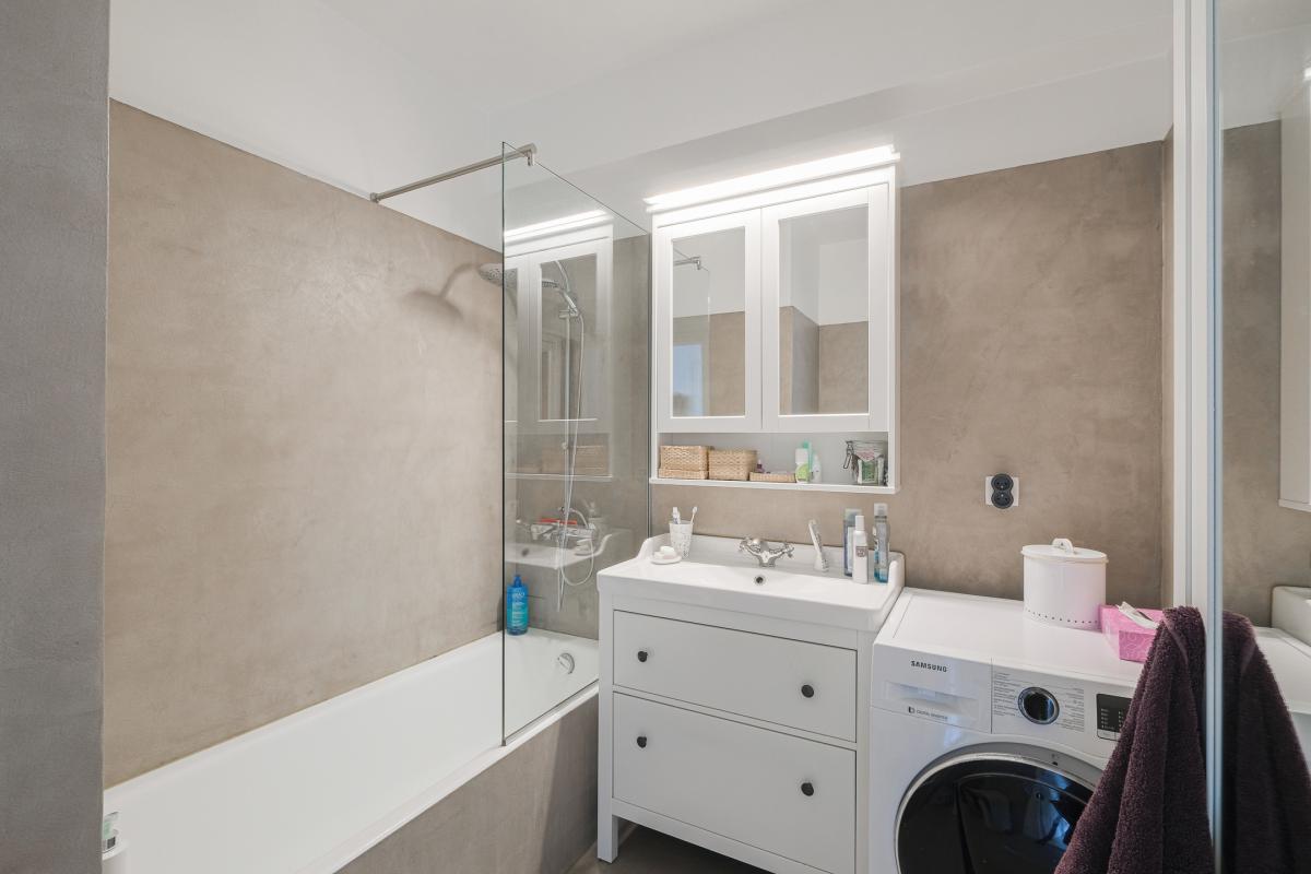 Altitude Cent:  Bel immeuble de rapport 5 unités + garage 