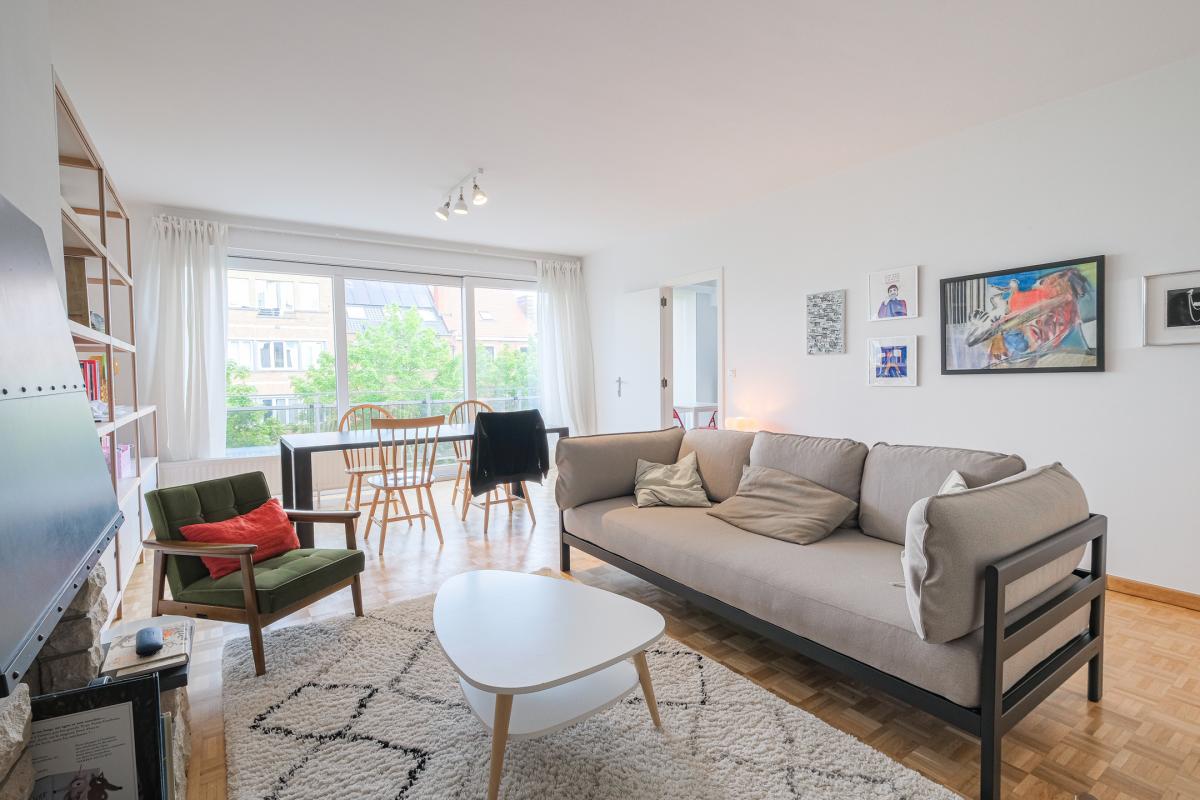 Altitude Cent:  Bel immeuble de rapport 5 unités + garage 