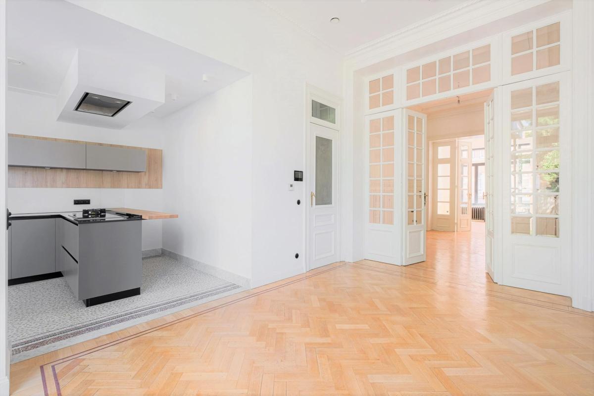 Quartier Européen : Somptueux duplex 3 chambres avec jardin 