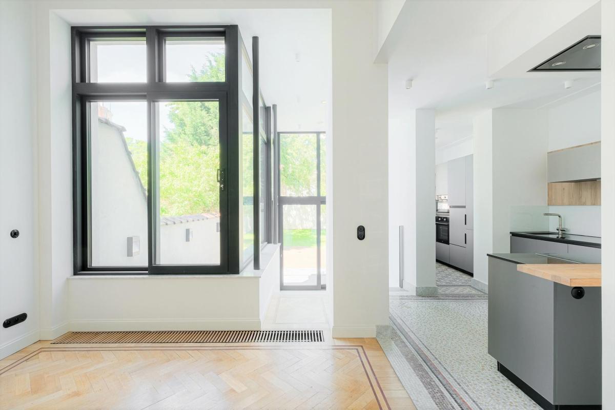 Quartier Européen : Somptueux duplex 3 chambres avec jardin 