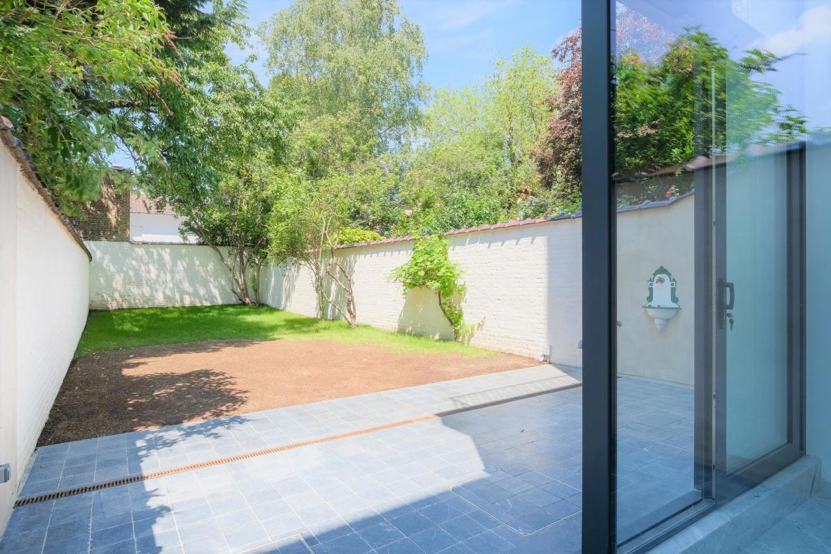 Quartier Européen : Somptueux duplex 3 chambres avec jardin 