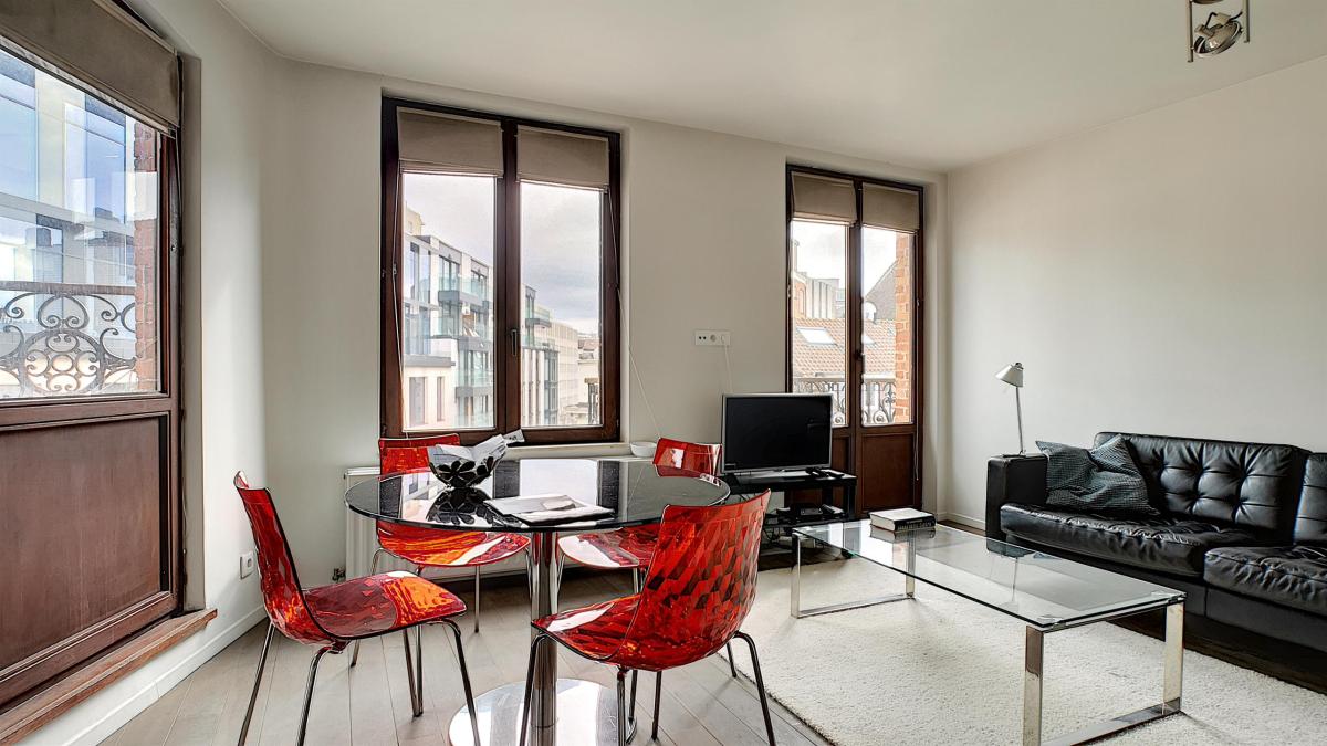 Congrès/Parc Royal : Super appartement 2 chambres meublé 