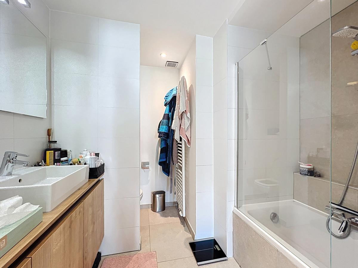 Quartier Européen : Bel appartement 2 chambres avec terrasse