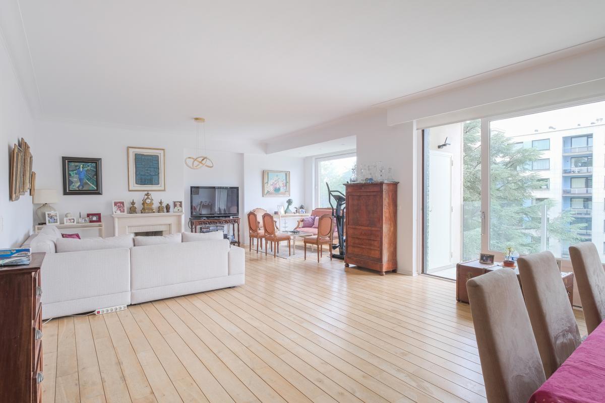 Cavell/ Churchill : Bel appartement 3 chambres + terrasse 