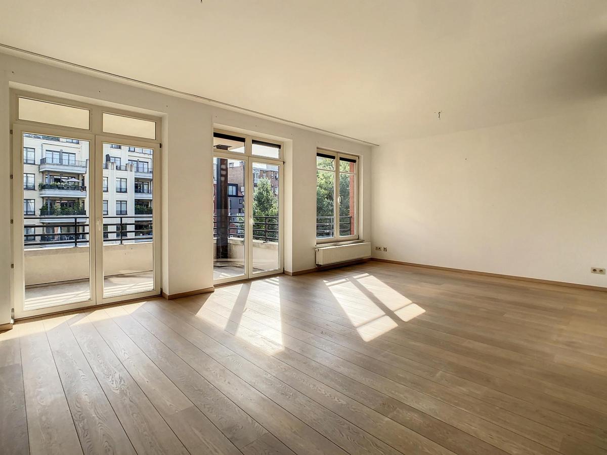 Brugmann Court : Superbe appartement + terrasse + parking