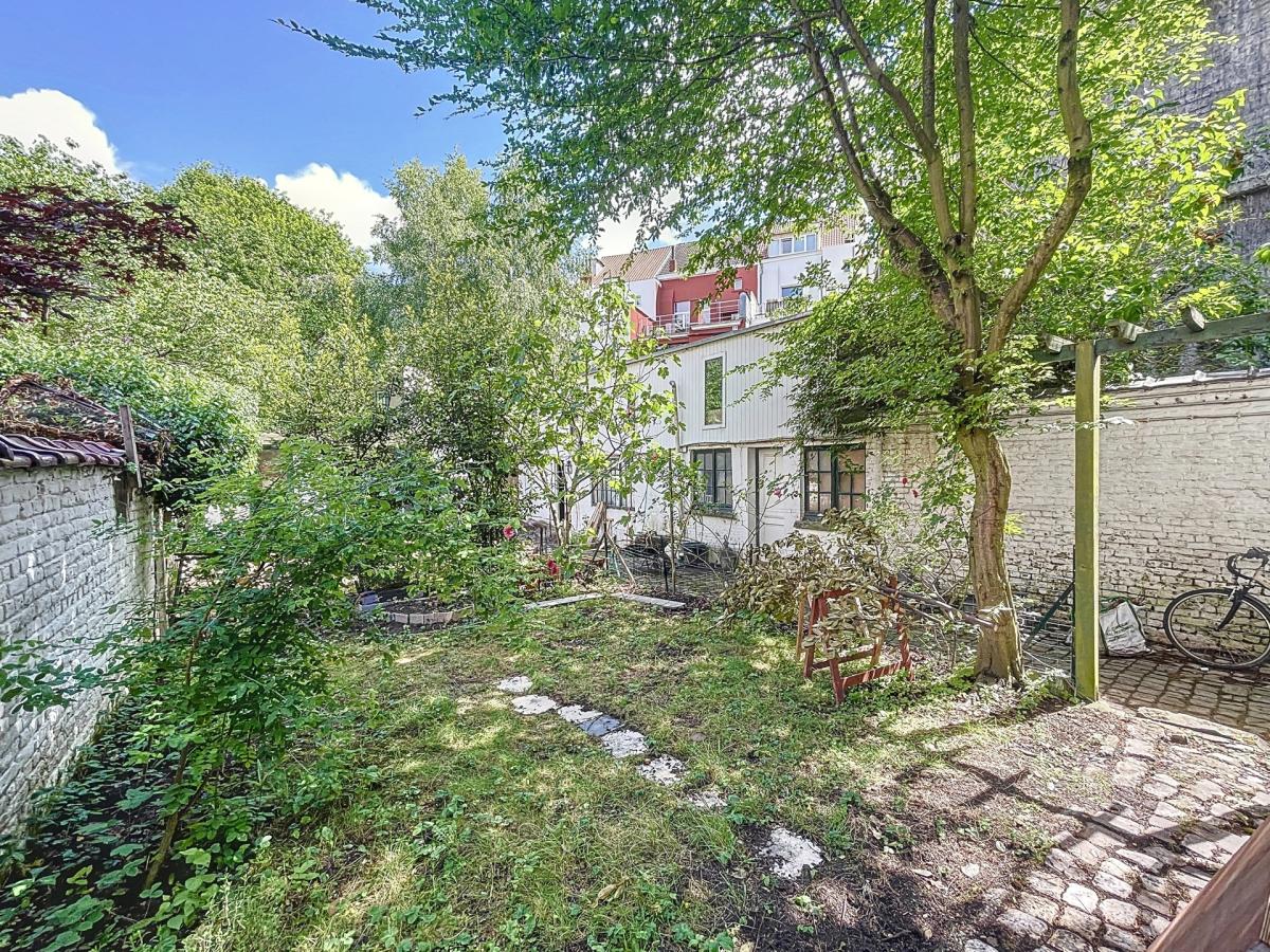 Waterloo/Lepoutre : Joli commerce avec jardin