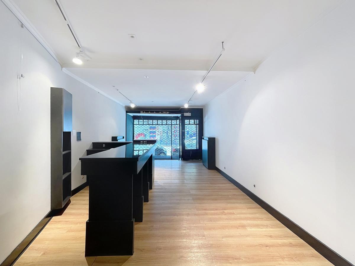 Waterloo/Lepoutre : Joli commerce avec jardin