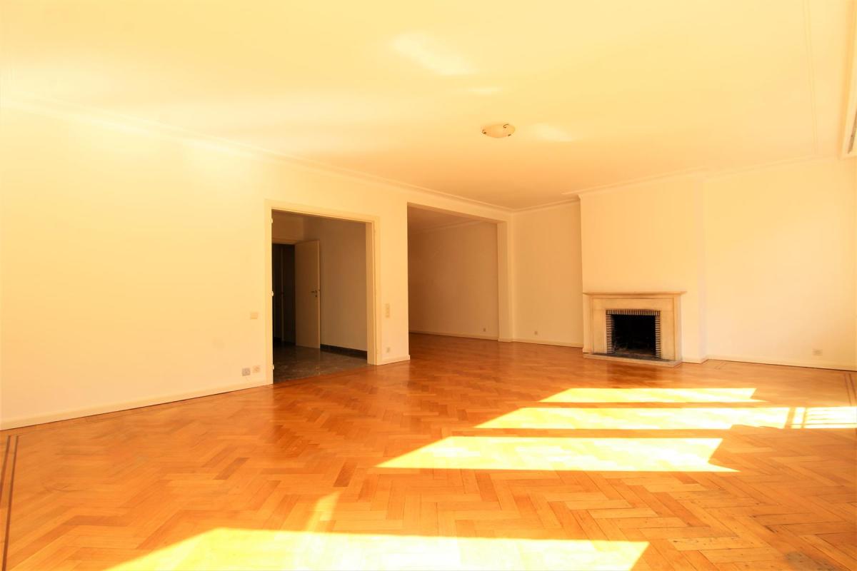Molière : Bel appartement de 3 chambres avec terrasse 