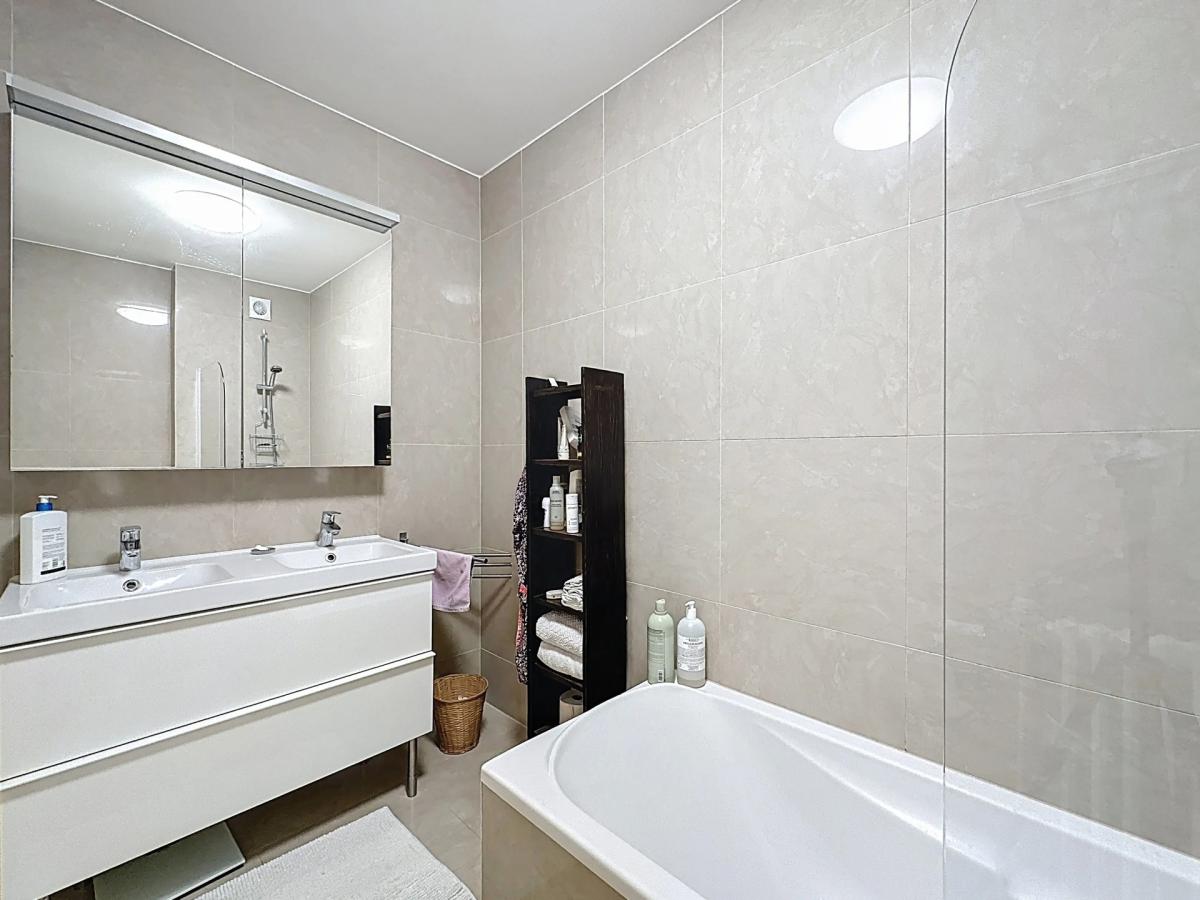 Molière : Bel appartement de 3 chambres avec terrasse 