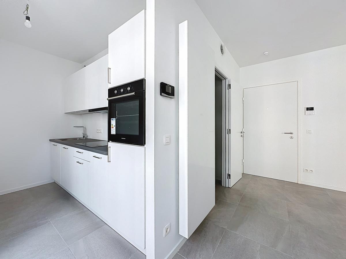 VDK Housing : Magnifique studio neuf + balcon