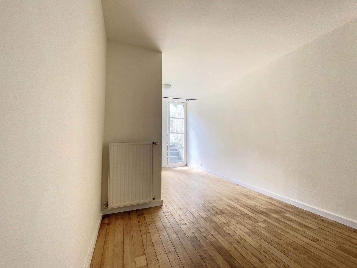 Châtelain/Stéphanie : Superbe duplex rdc avec jardin rénové