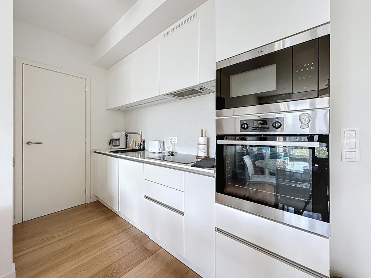 Boulevard de Waterloo : Magnifique appartement meublé 