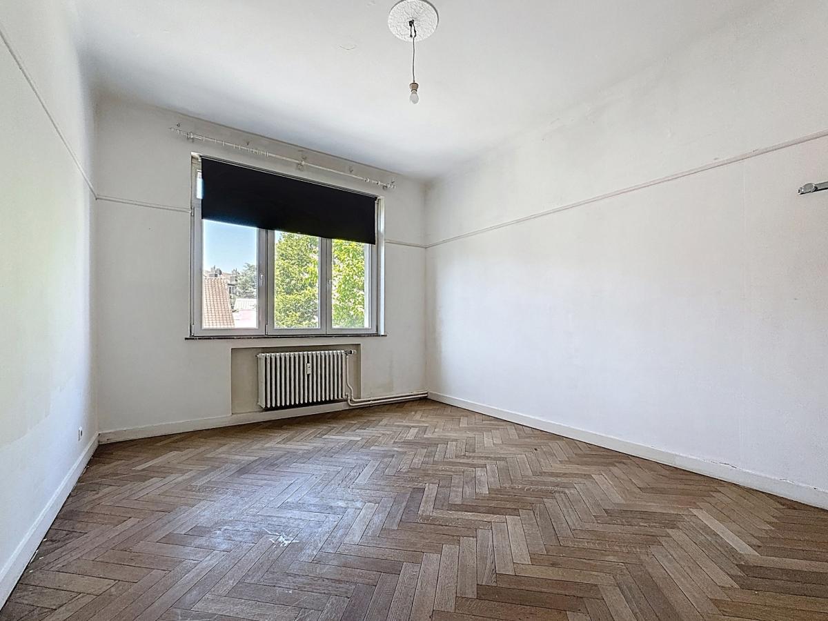Molière/Alsemberg, ravissant appartement 2ch à rénover