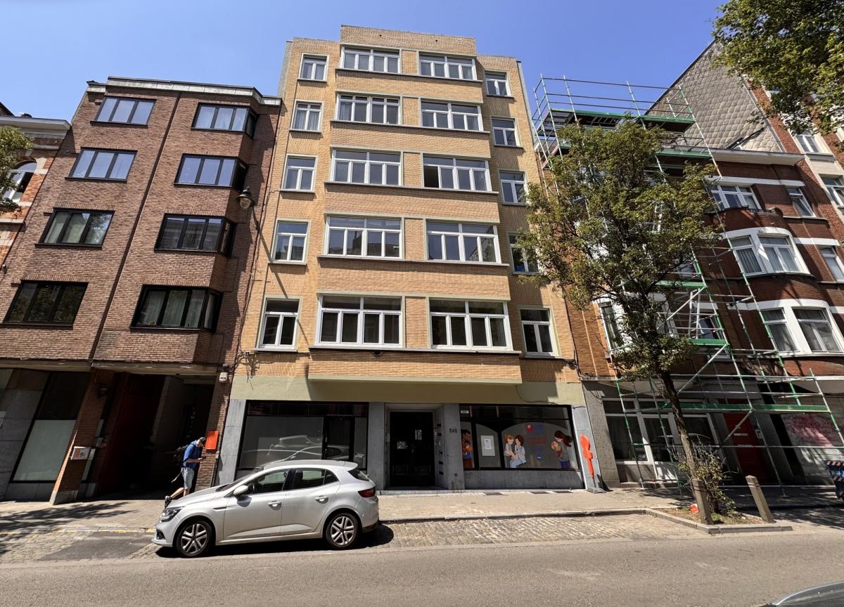 Molière/Alsemberg, ravissant appartement 2ch à rénover