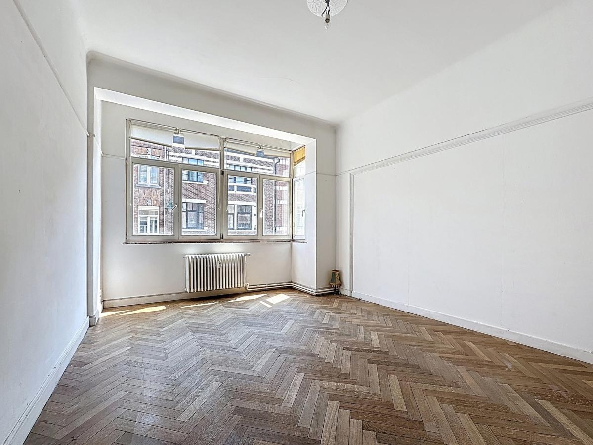 Molière/Alsemberg, ravissant appartement 2ch à rénover