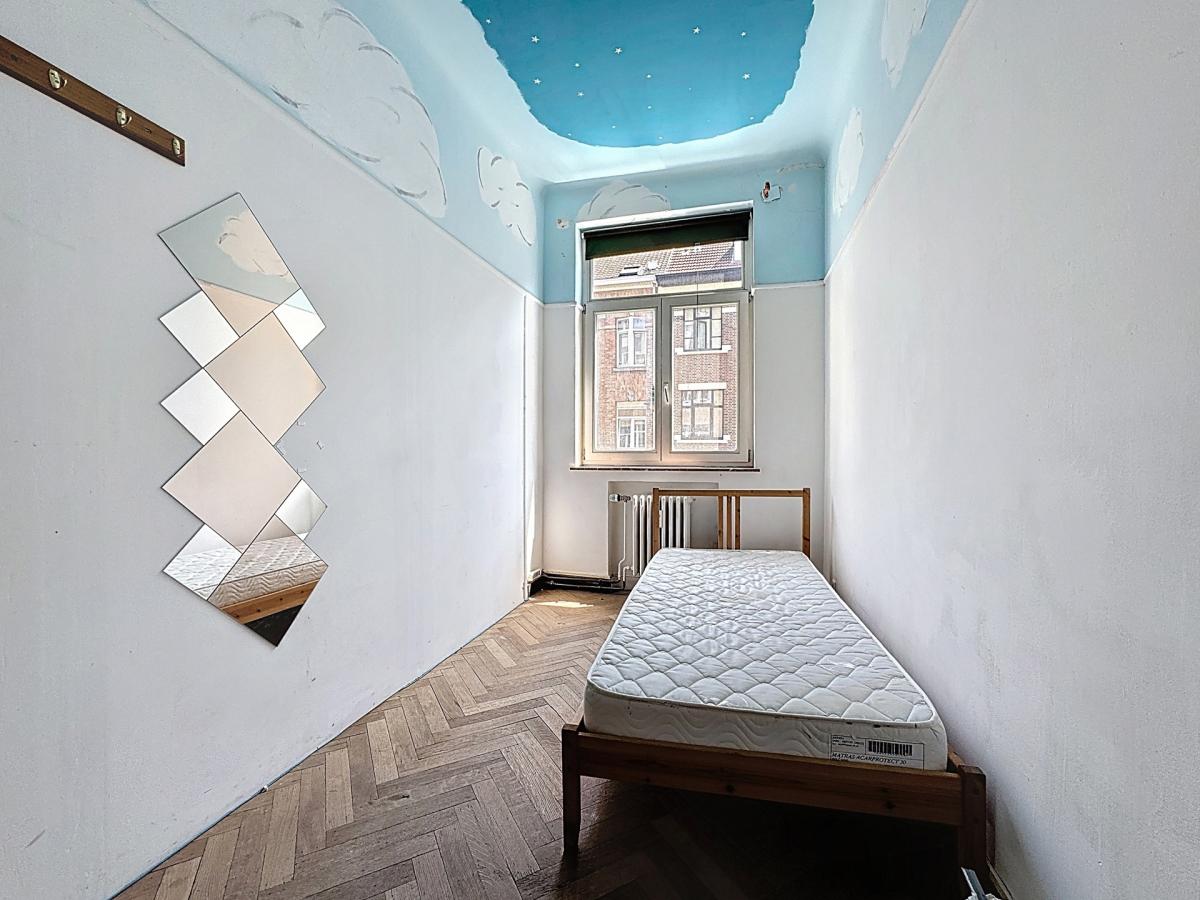 Molière/Alsemberg, ravissant appartement 2ch à rénover