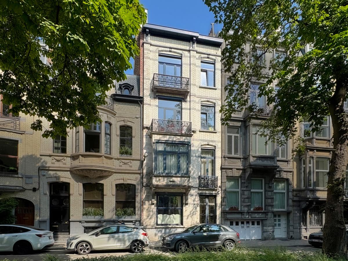 Lepoutre : Penthouse duplex 2 chambres, bureau + terrasses