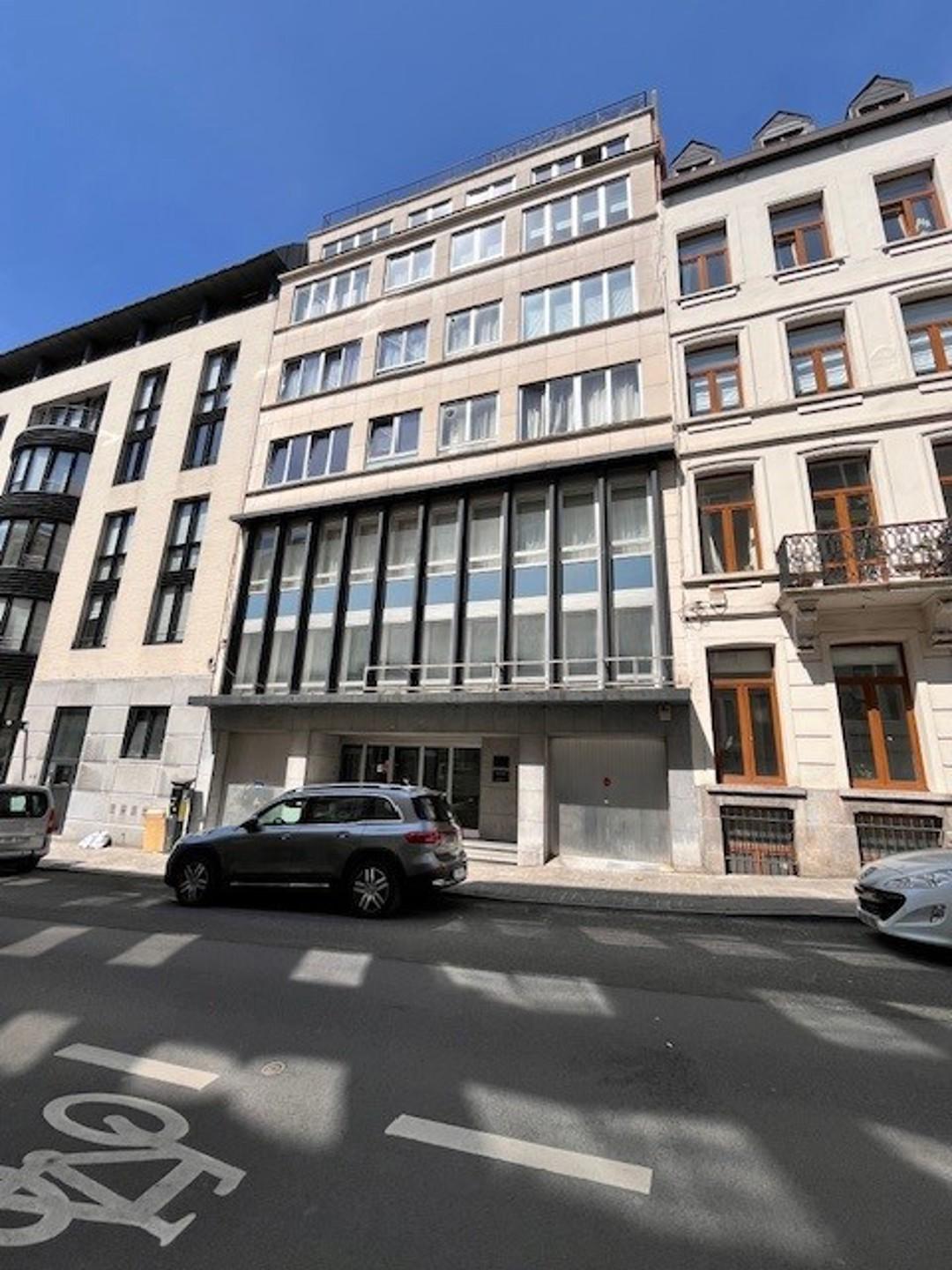 Place des Barricades, 4 emplacements de parking intérieur à vendre