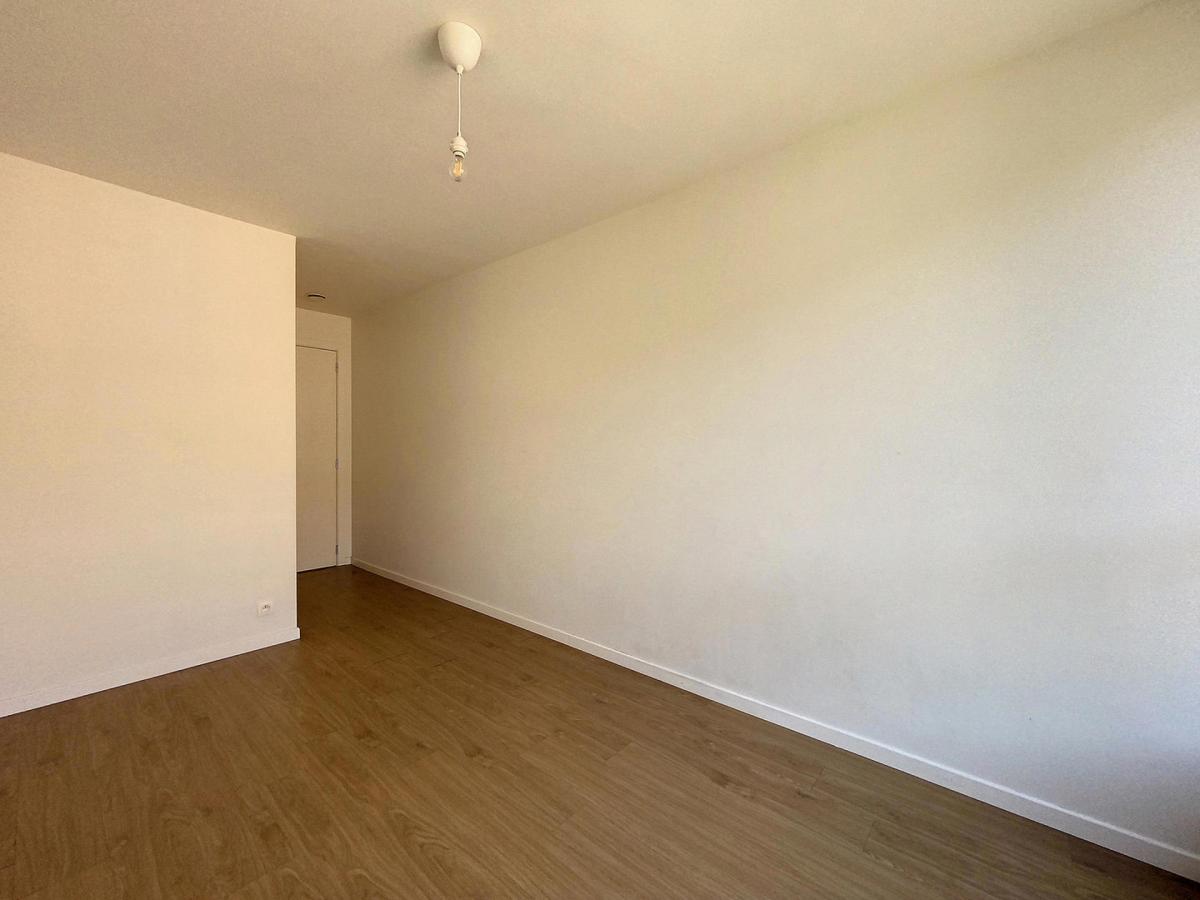 Triomphe : Bel appartement 2 chambres un immeuble récent