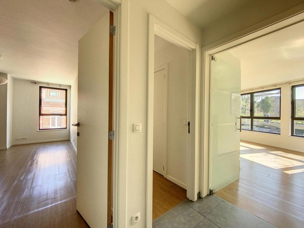Triomphe : Bel appartement 2 chambres un immeuble récent
