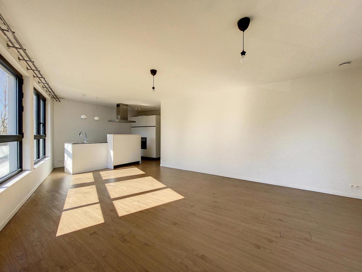 Triomphe : Bel appartement 2 chambres un immeuble récent