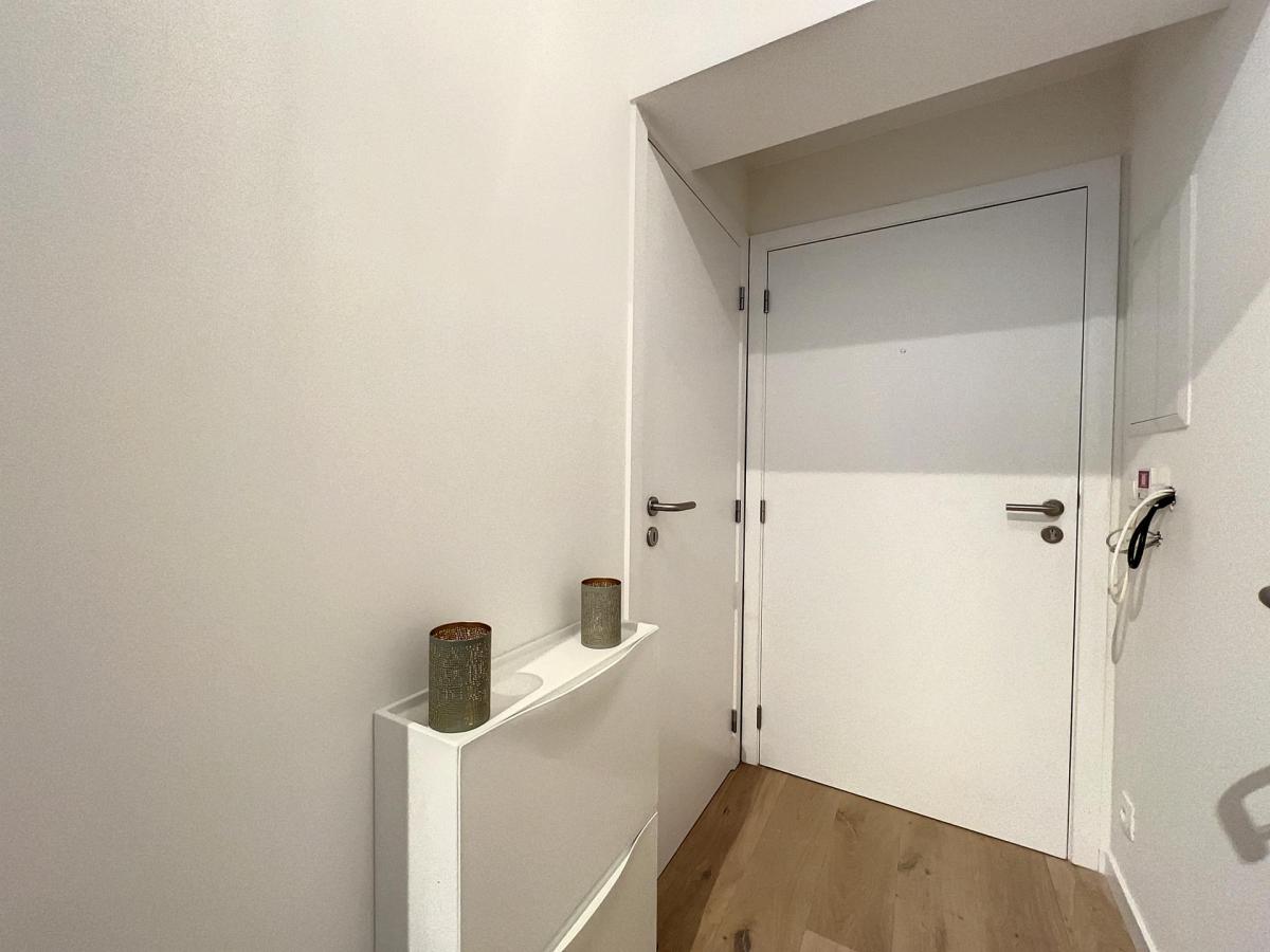 Stassart : Magnifique studio récent et meublé