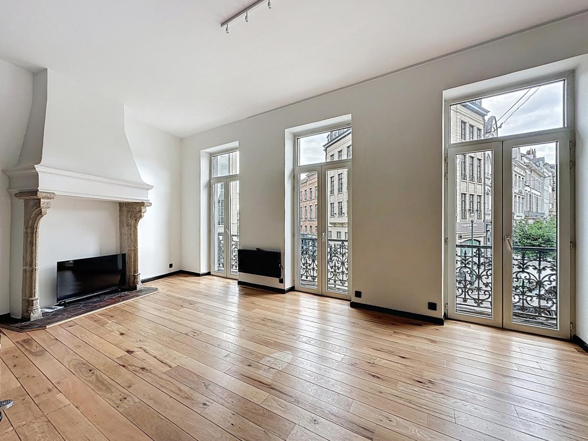 Sablon : Super studio avec balcon