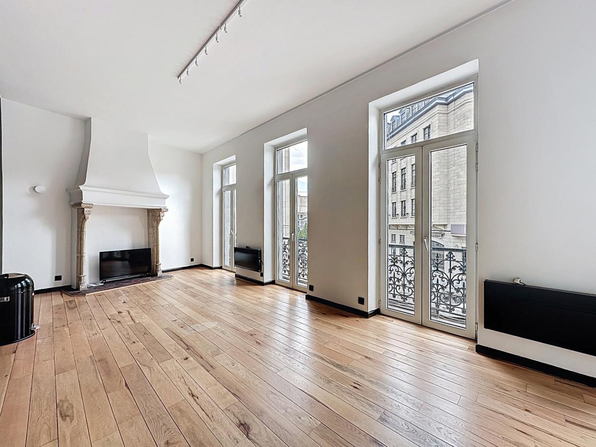 Sablon : Super studio avec balcon
