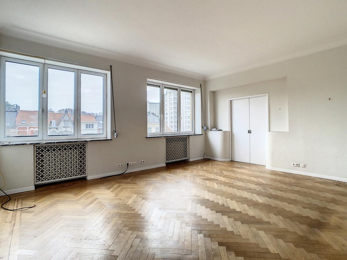 Cambre/ Etoile: Magnifique appartement 2 chambres + bureau 