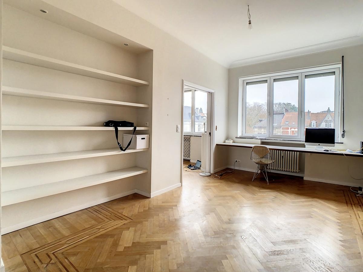 Cambre/ Etoile: Magnifique appartement 2 chambres + bureau 
