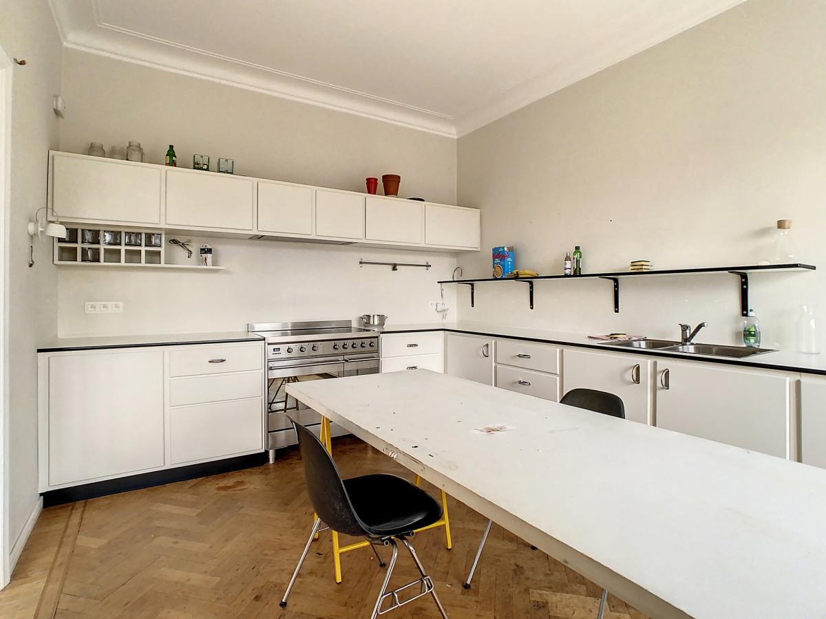Cambre/ Etoile: Magnifique appartement 2 chambres + bureau 