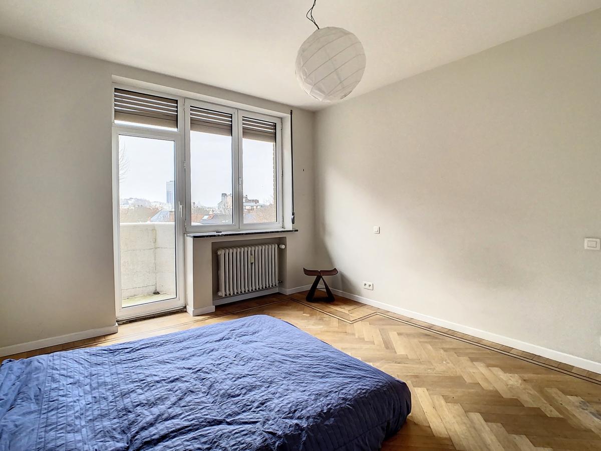 Cambre/ Etoile: Magnifique appartement 2 chambres + bureau 