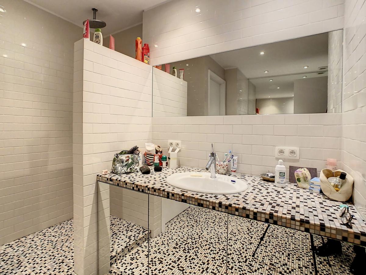 Cambre/ Etoile: Magnifique appartement 2 chambres + bureau 