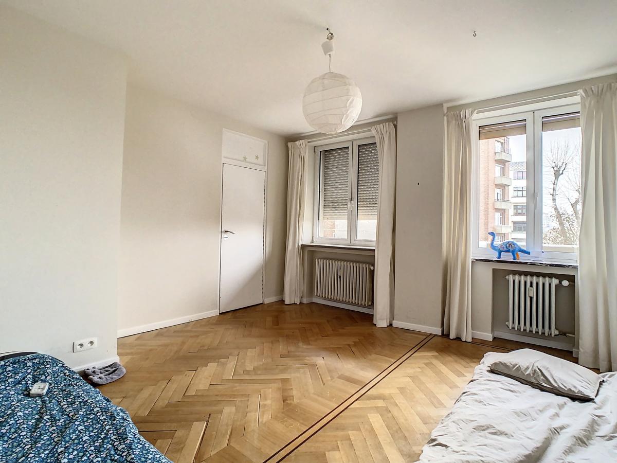 Cambre/ Etoile: Magnifique appartement 2 chambres + bureau 