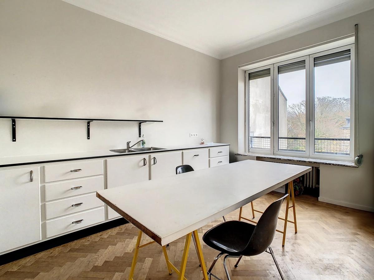 Cambre/ Etoile: Magnifique appartement 2 chambres + bureau 