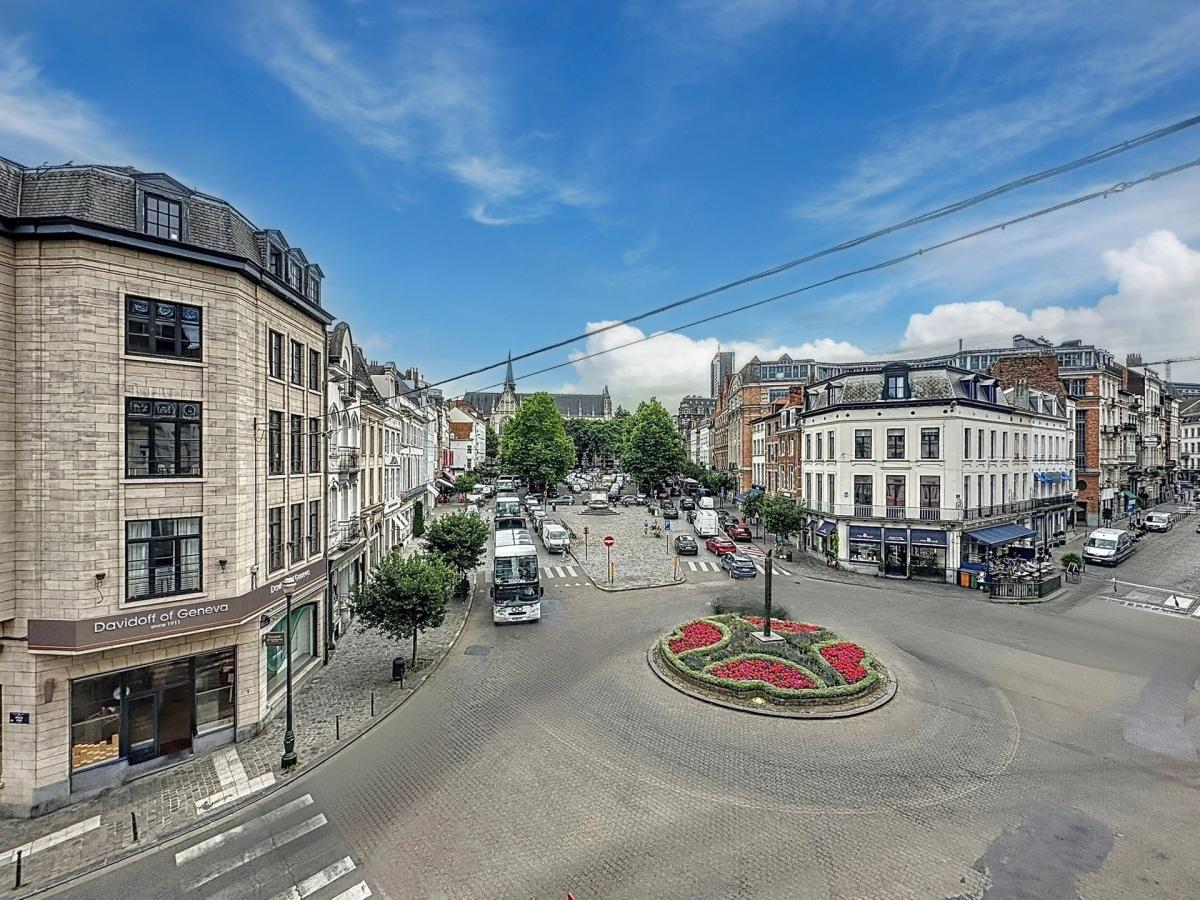 Sablon : Superbe studio avec vue sur la Place